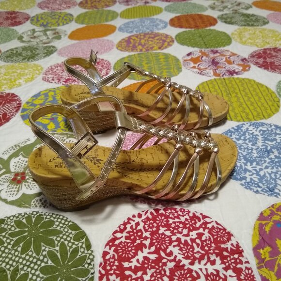 Kenneth Cole Reaction 'Swirl Up' Metallic girls sandals, size 3 - Picture 6 of 11